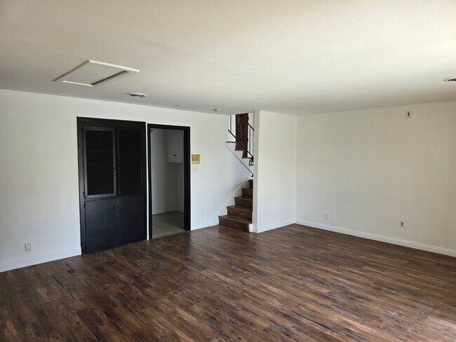 Building Photo - 724 N 1st St