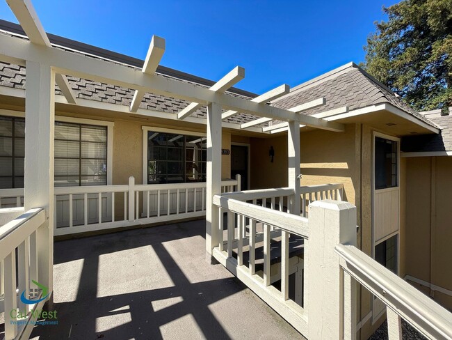 Foto del edificio - $2,795 - 2 Bed/2 Bath Retirement Resort Li...