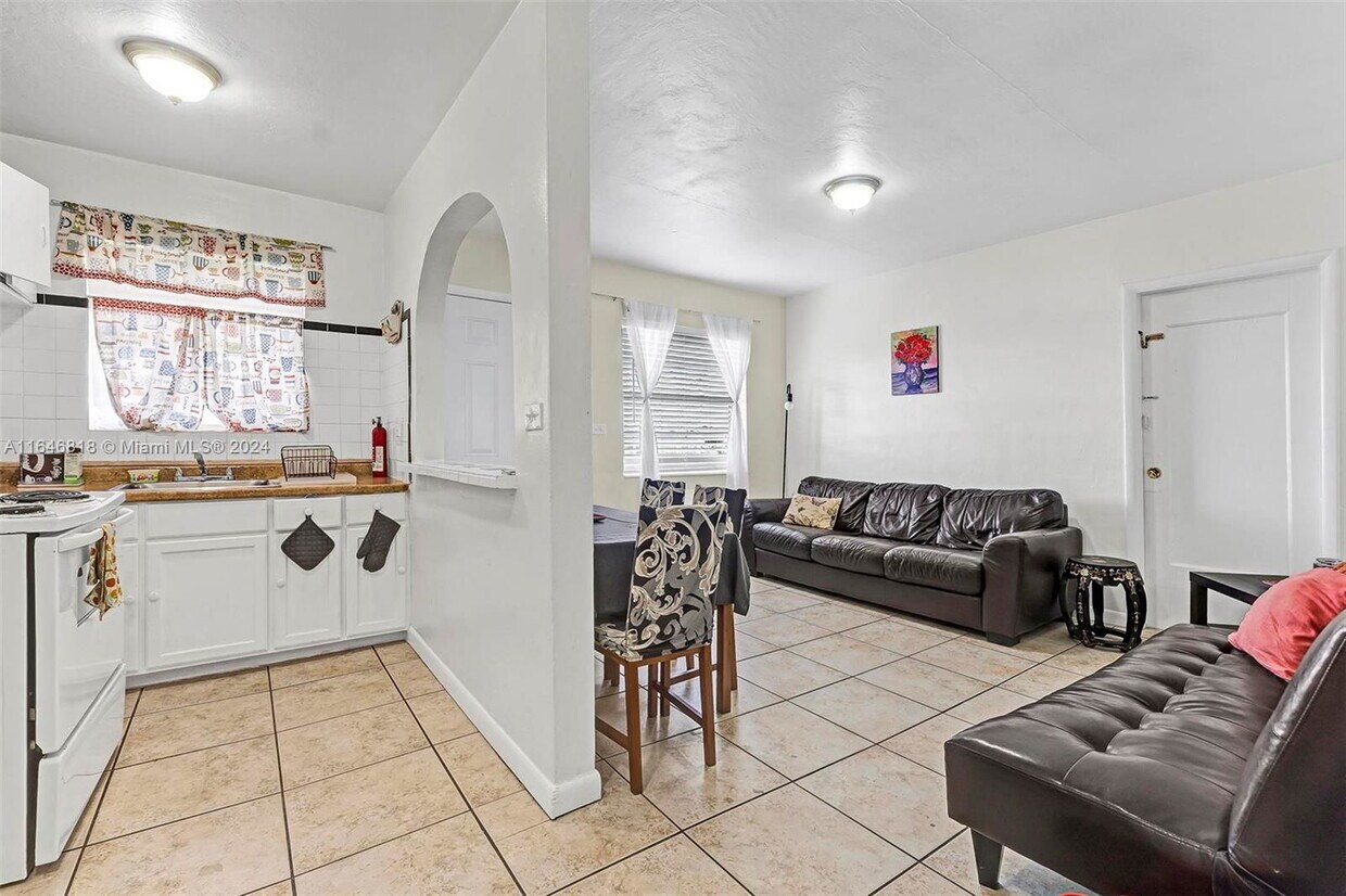 Primary Photo - 2651 NW 13th St