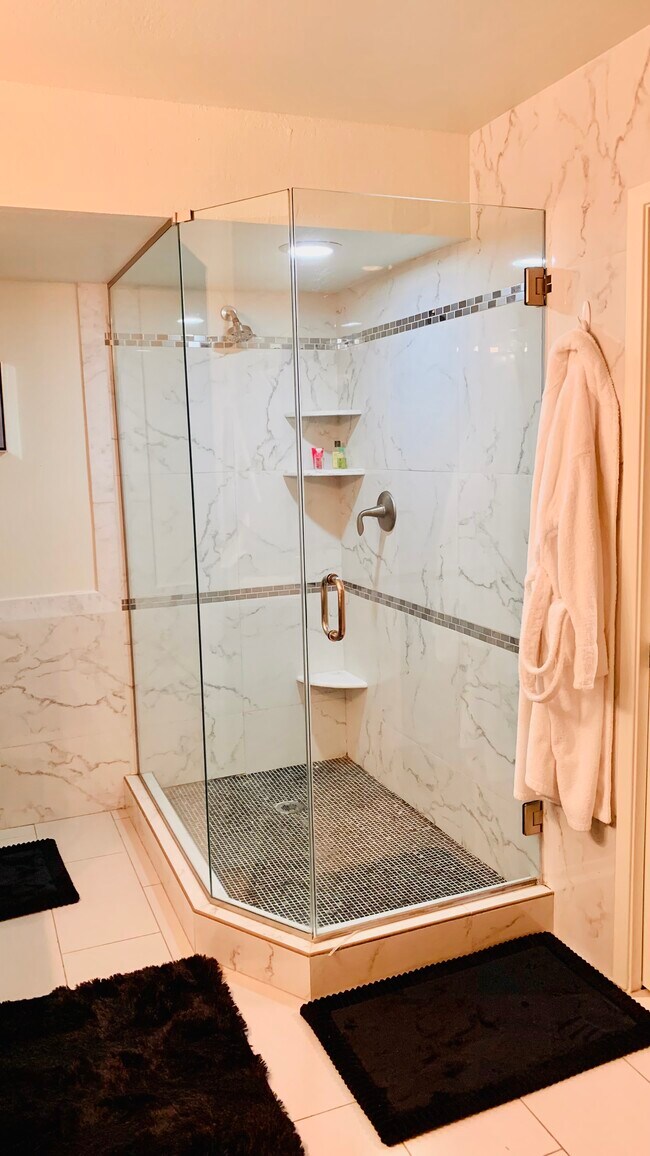 Foto del edificio - 2828 N 61st Pl