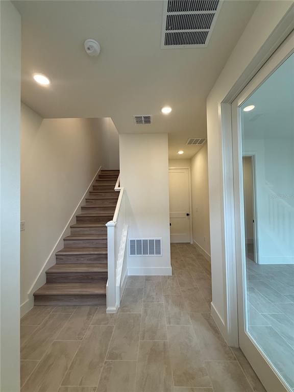 Foto del edificio - 15051 Groveside Rd