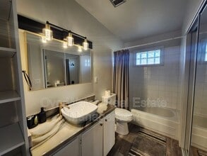 Building Photo - 3105 W 33rd Ave