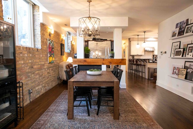 Foto del edificio - 1547 N Leavitt St