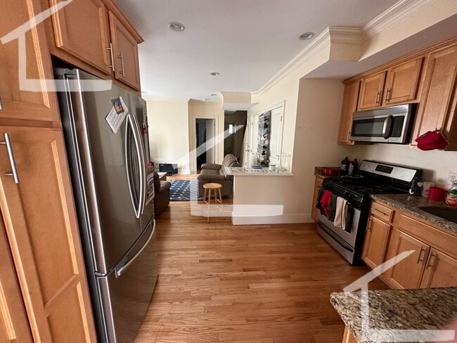 Building Photo - Gorgeous 4 Bed Next to Murray Field Available 9/1/2026
