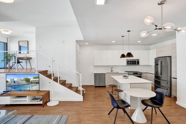 Building Photo - 1220 17th St