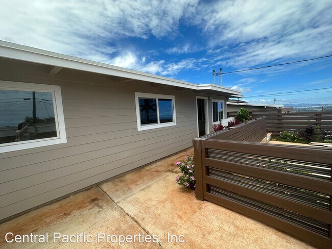 Building Photo - 3 br, 1.5 bath House - 92-659 Mehani Street