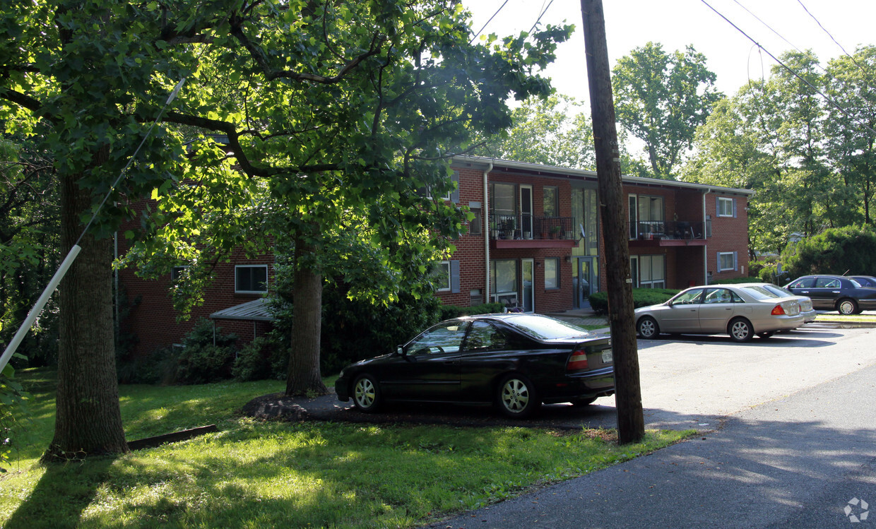 Building Photo - 13443 Millwood Dr