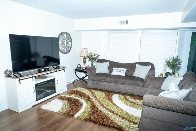 Foto del edificio - 2222 Colony Dr SW