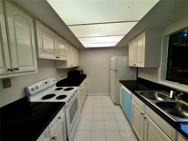 Foto del edificio - 7473 Belle River Ct