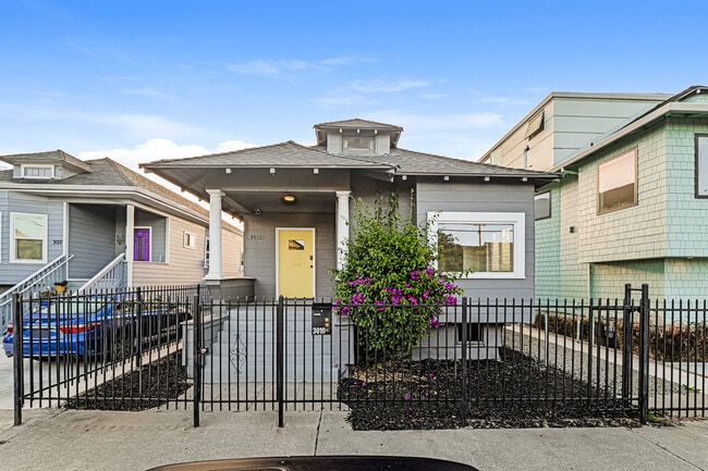 Photo - 3010 Linden St House