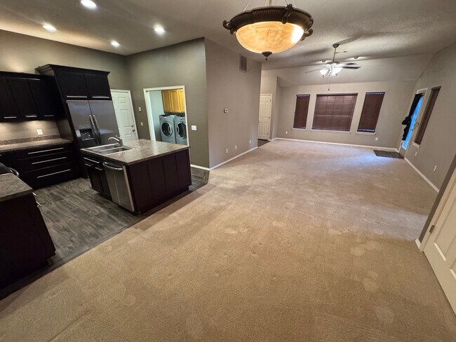 Foto del edificio - 4720 St Andrews Way