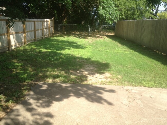 Building Photo - 3502 CurtisDr