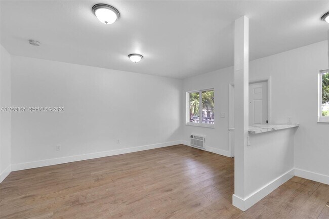 Foto del edificio - 5549 NE Miami Ct
