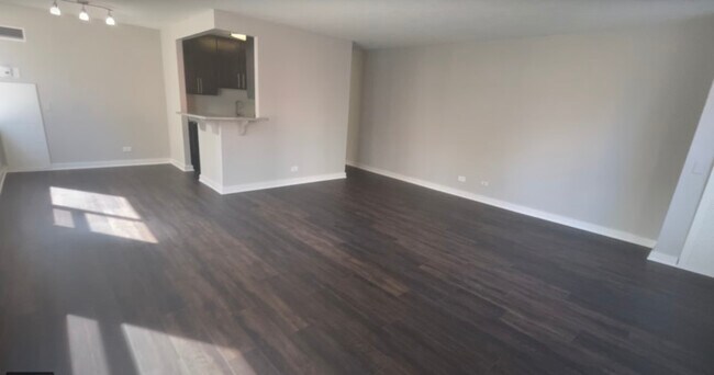 Photo - 51 W Huron St Apartment