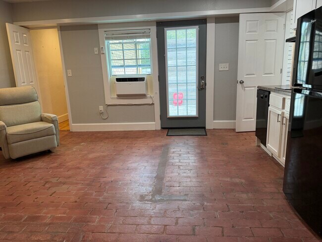 Foto del edificio - 12609 Cowboy Ln