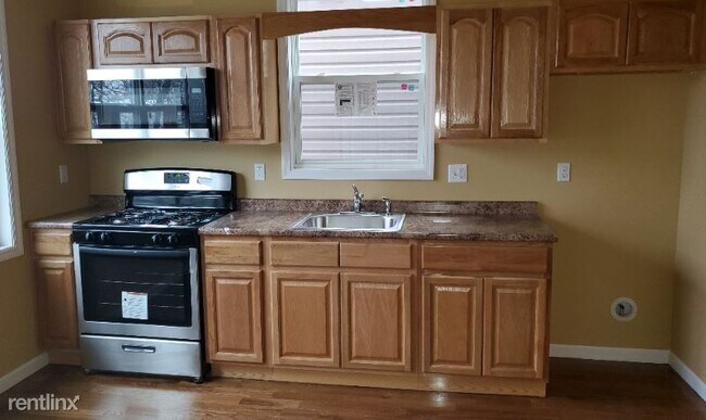 Building Photo - 2 br, 1 bath Apartment - 147 Hobson Street