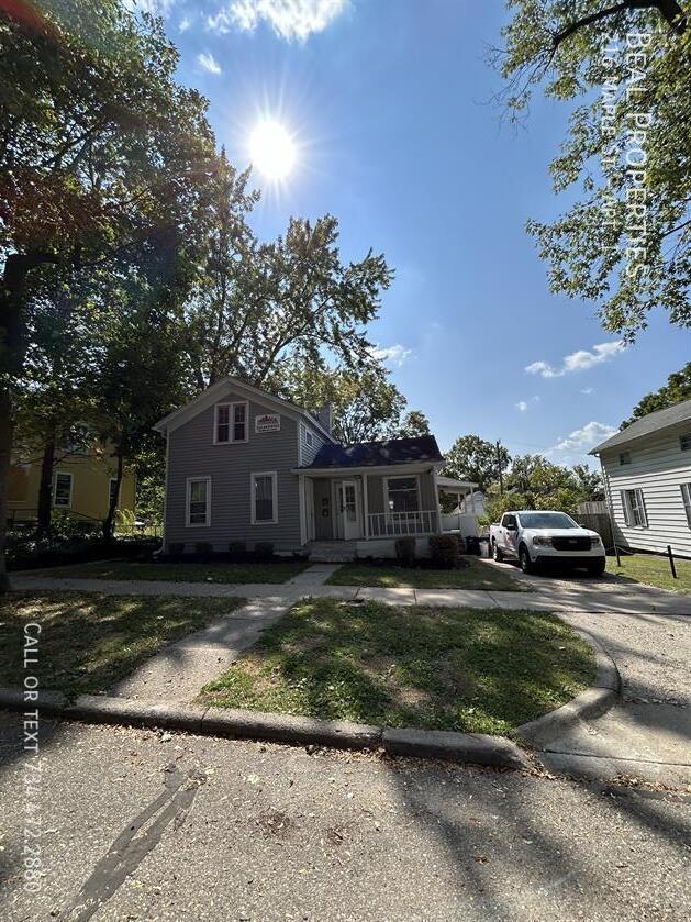 Building Photo - 216 Maple St