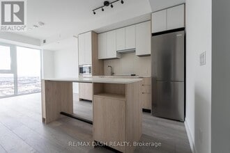 Building Photo - 1007 The Queensway