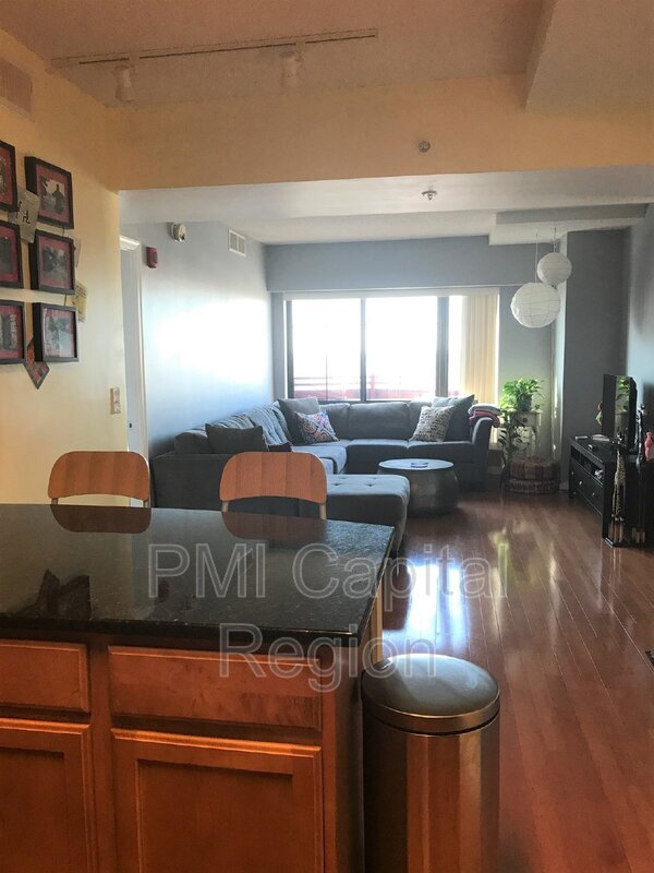 Foto del edificio - 7915 Eastern Ave