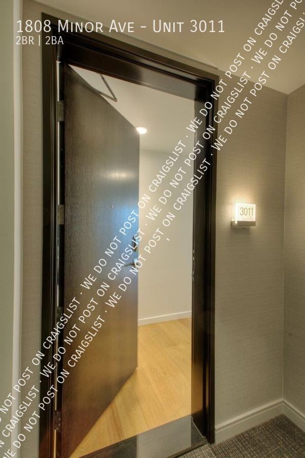 Foto del edificio - Live above it all in this stunning, covete...