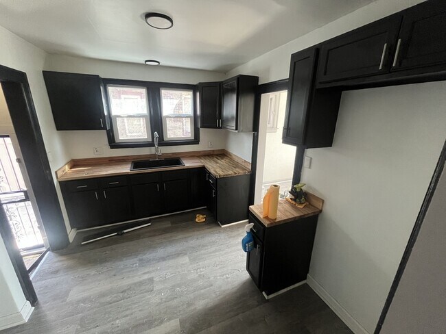 Foto del edificio - 9142 Yorkshire Rd