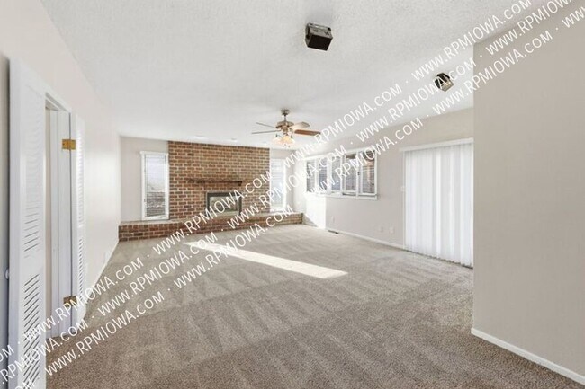 Foto del edificio - 3212 Ashwood Dr