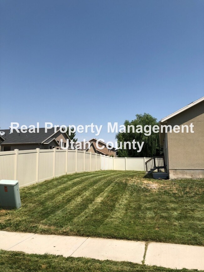 Foto del edificio - New Lower Price! Updated home in Saratoga Springs