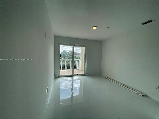 Foto del edificio - 10950 NW 82nd St