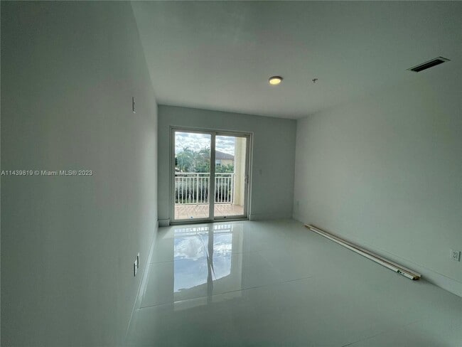 Building Photo - 10950 NW 82nd St