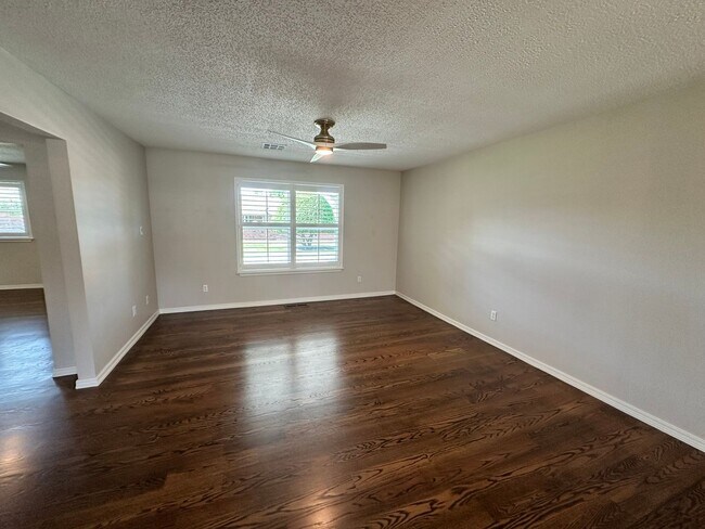 Building Photo - For Rent: Upgraded 3 Bed, 2.5 Bath Home in...