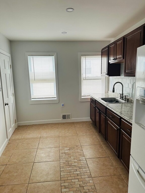 Building Photo - 5 Oxford Park