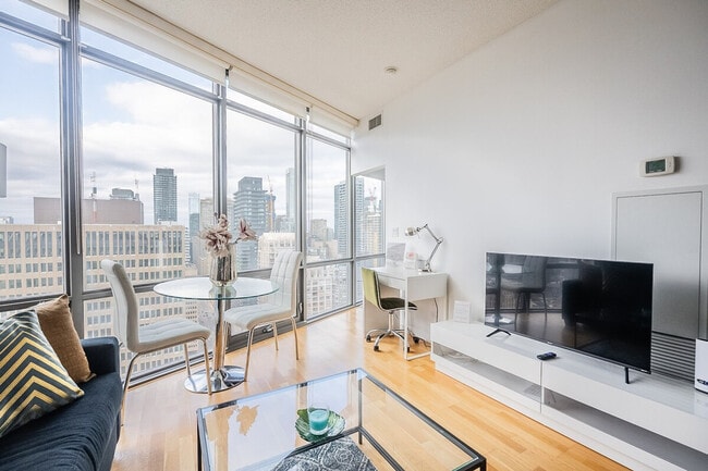 Photo du bâtiment - 85 Grenville St