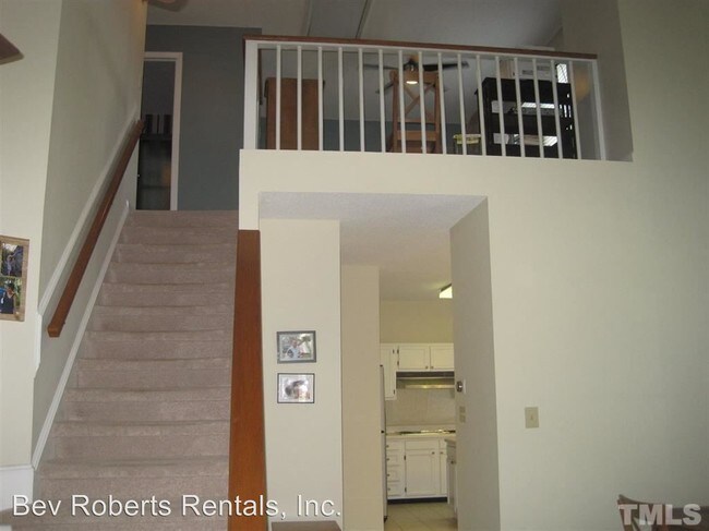 Building Photo - 3 br, 2.5 bath House - 109 Crestpoint Court