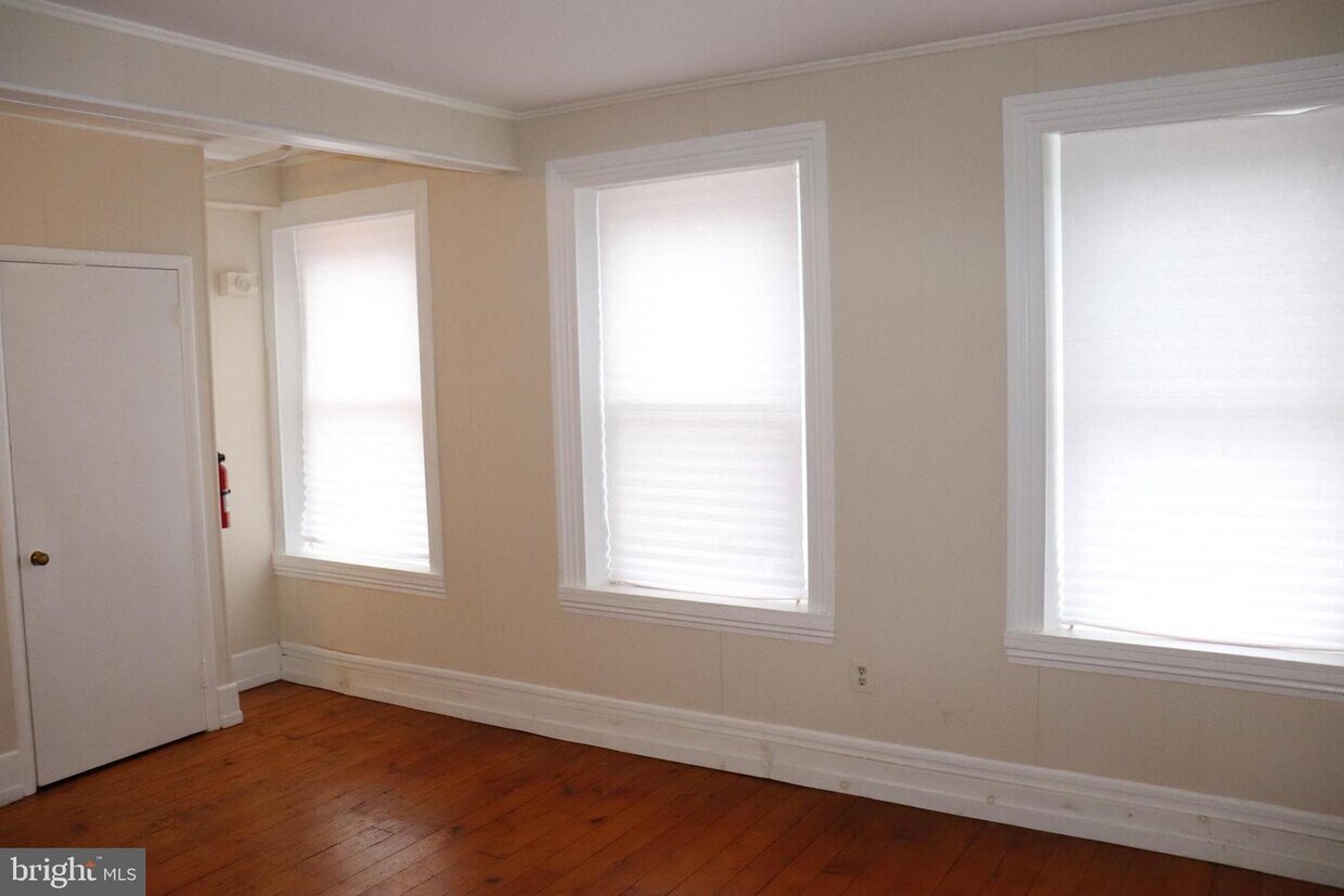Foto principal - 125 E Washington St