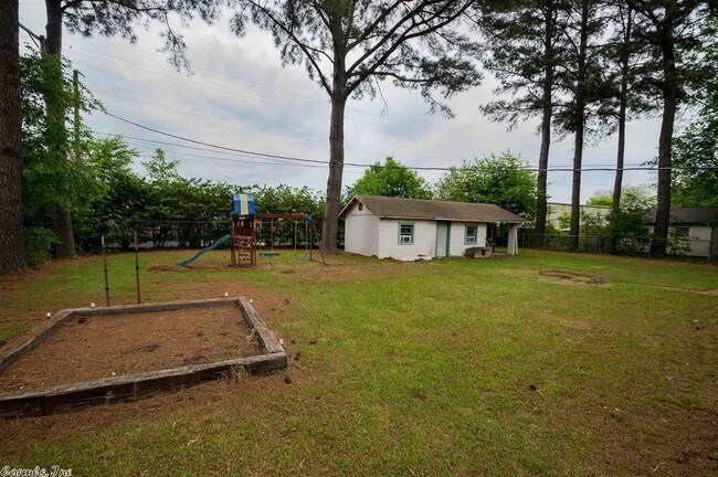 Building Photo - 1504 W Lendell St