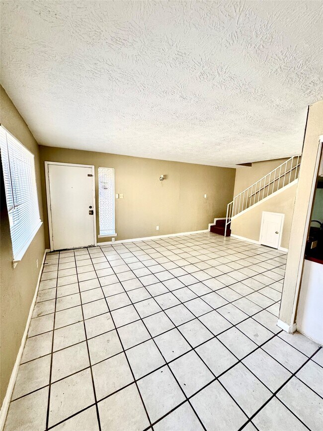 Foto del edificio - 5668 Birchmont Dr