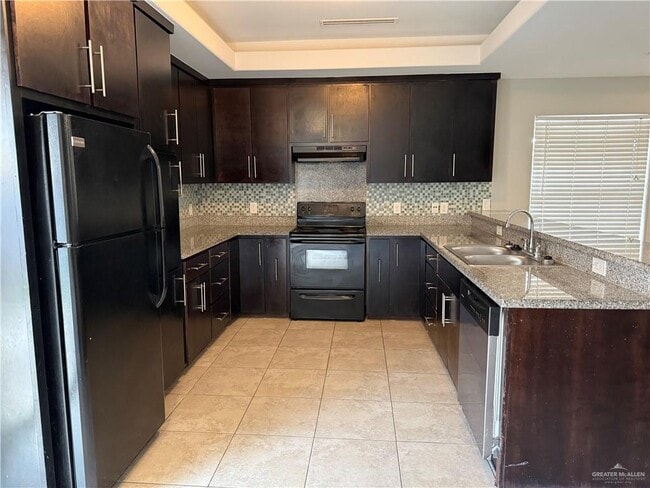 Building Photo - 10 W Sarah Evans St