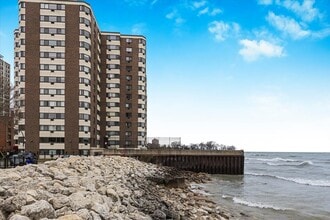 Building Photo - 7337 S South Shore Dr