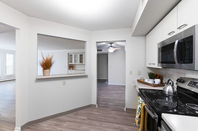Building Photo - Avana Minnetonka