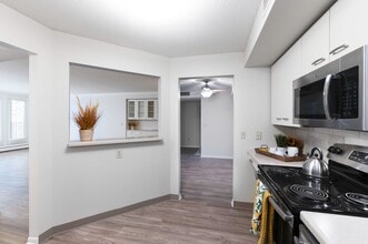 Building Photo - Avana Minnetonka