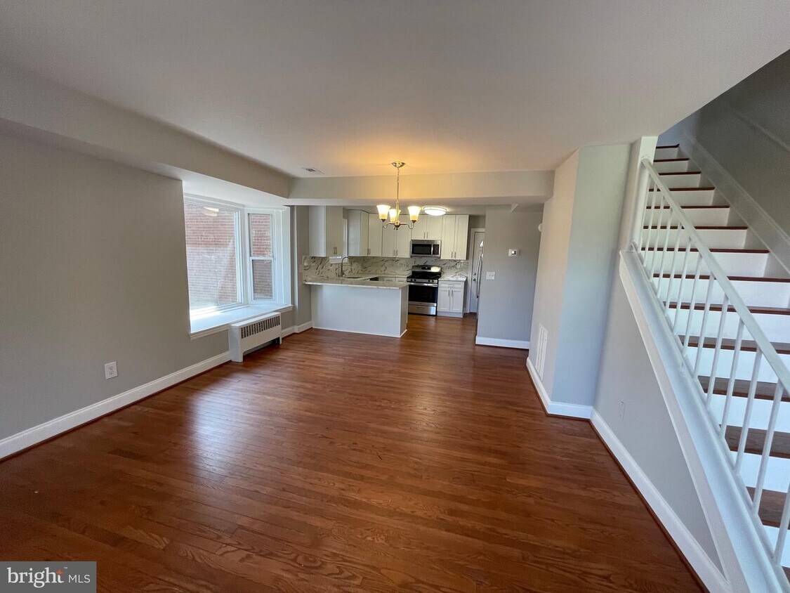 Foto principal - 7985 18th Ave
