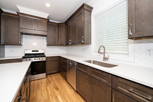 Building Photo - 3805 Burt Dr