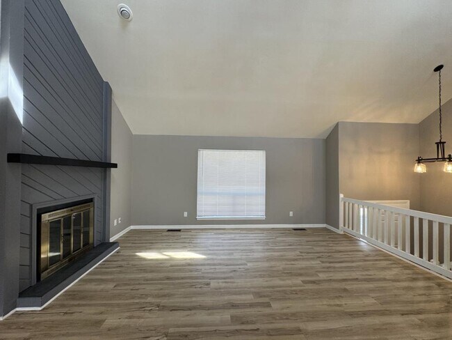 Foto del edificio - 9206 Greenway Ln