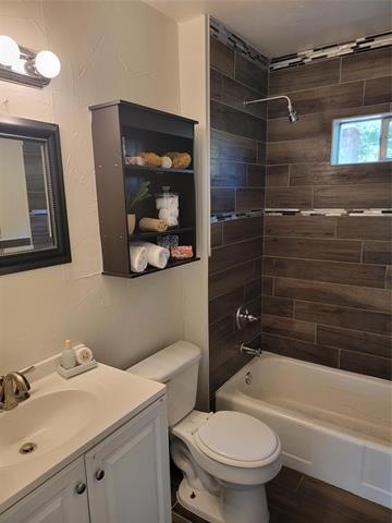 Building Photo - 2223 Anderson St