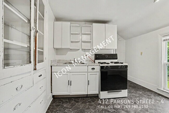 Building Photo - 412 Parsons St