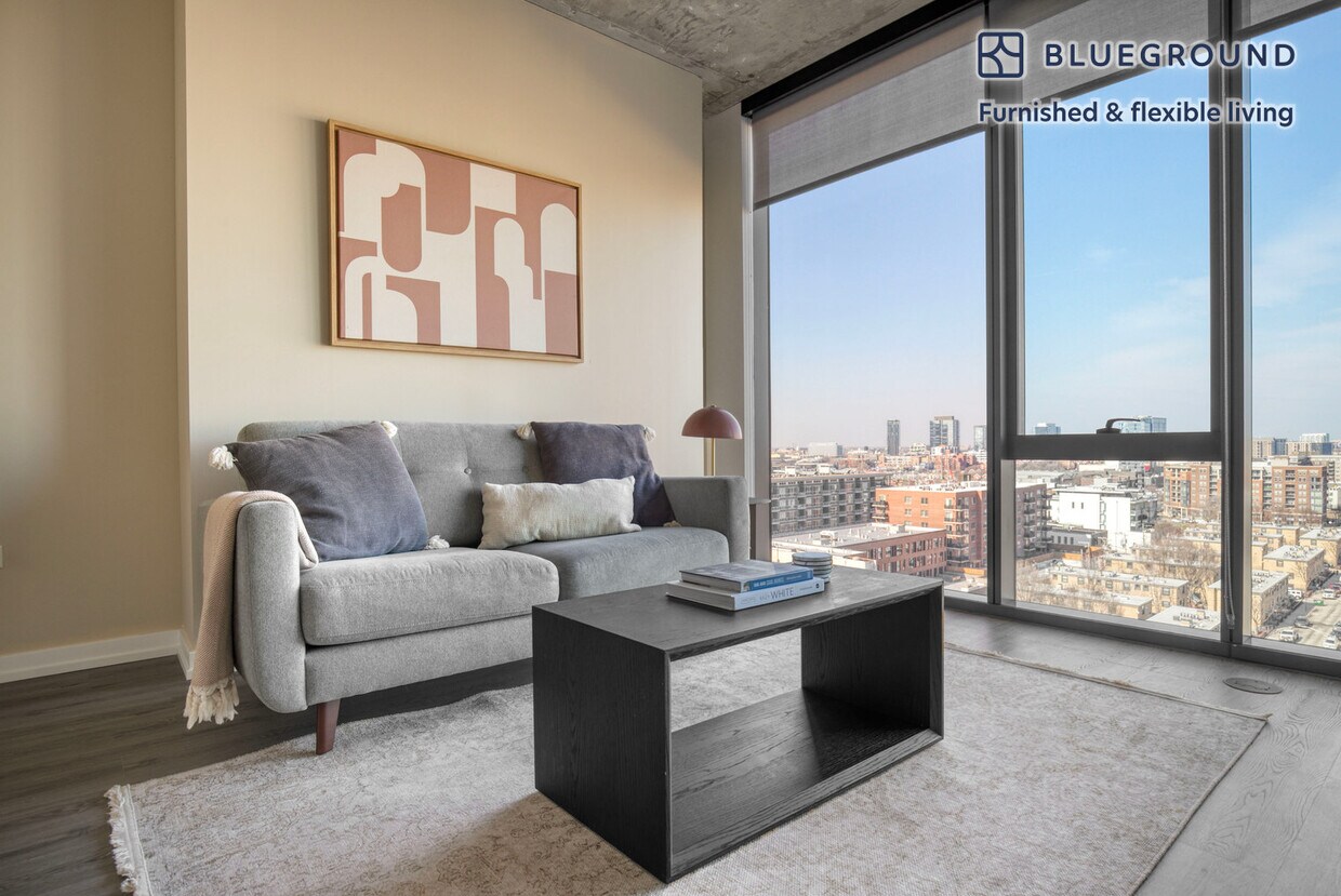 Foto principal - 460 W Chicago Ave