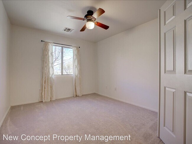 Foto del edificio - 4 br, 2.5 bath House - 15 W. Calle Patio L...