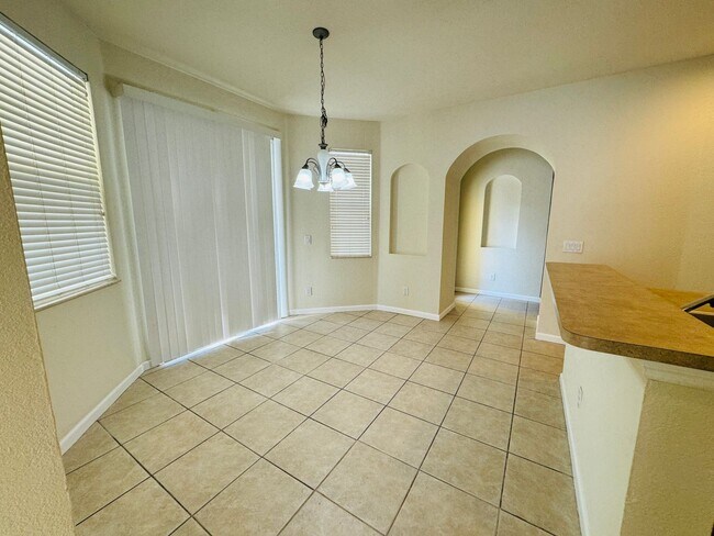 Building Photo - Stunning 4 Bedroom, 4 Bathroom Spacious PO...