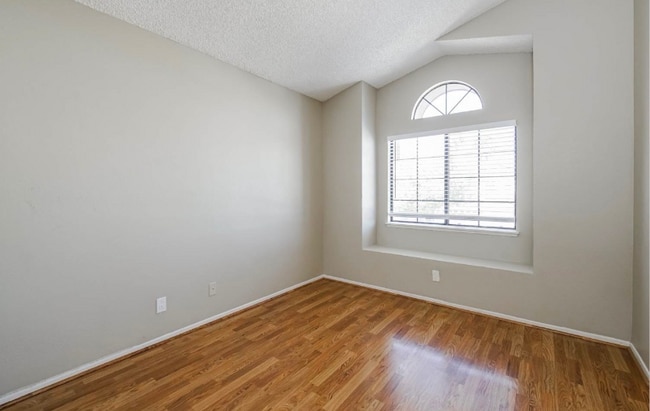 Foto del edificio - 4540 Grandview Dr