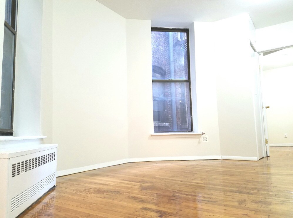 Primary Photo - 953 Amsterdam Ave